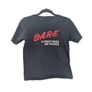 D.A.R.E Vintage Resist Drugs and Violence Black Short Sleeve T-Shirt Size Small